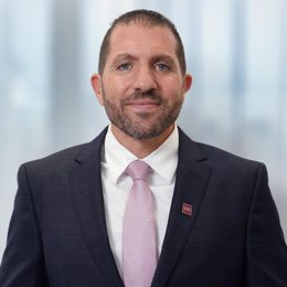 美联储理事沃勒强调货币政策应以数据为基础,而非受政治影响。